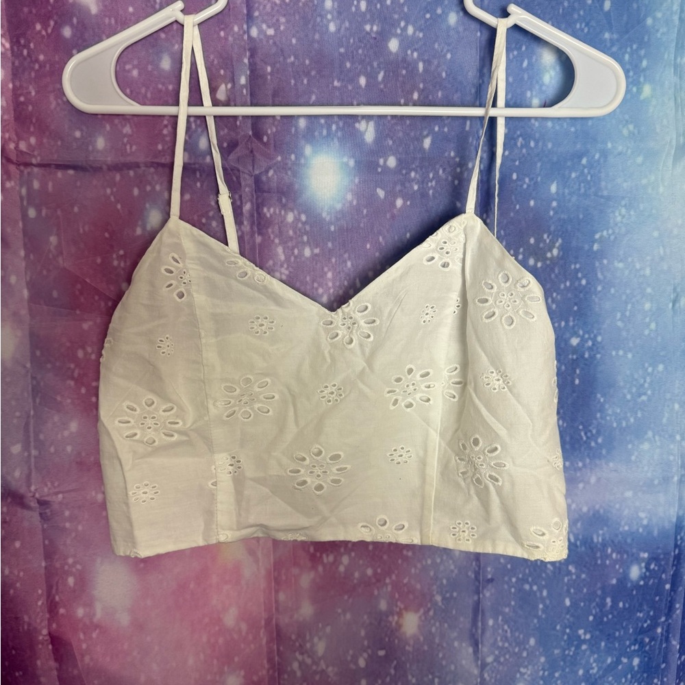 ⭐️Universal Thread White Eyelet Cropped Cami Top